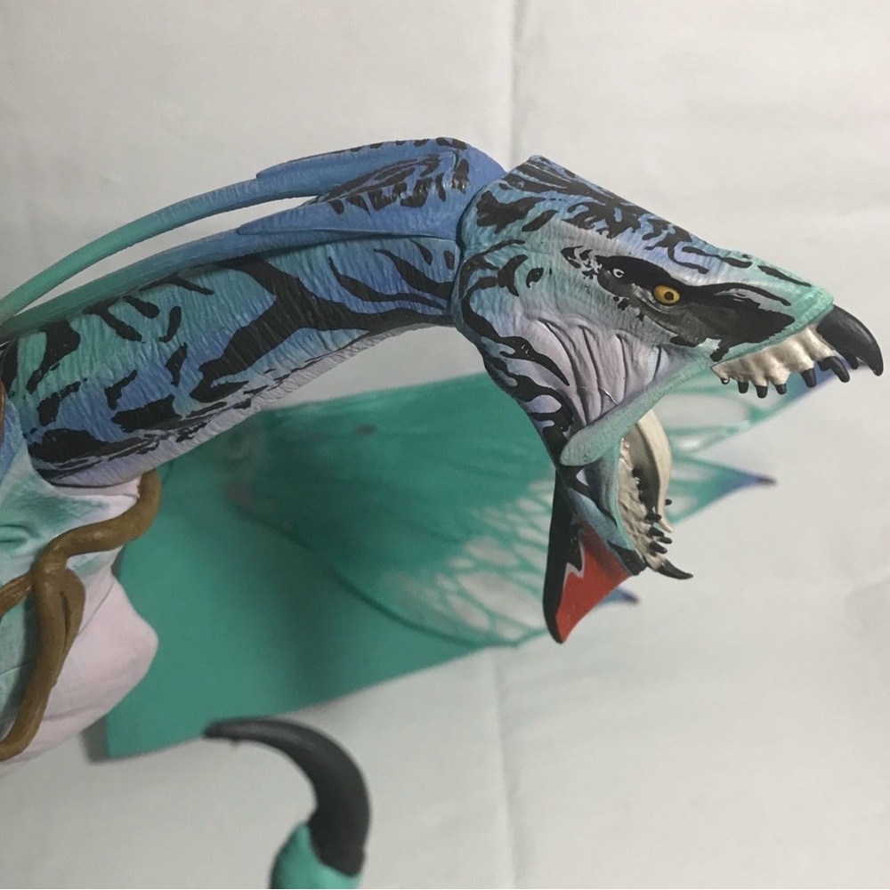 McFarlane Toys Avatar Jake Sulley's 25”x1 7” Long Banshee Bob Mega Action Figure - Picture 3 of 4